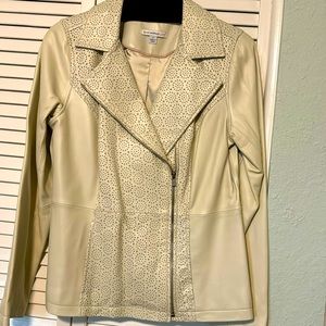 Highly detailed leather cream leather jacket by Isaac Mizrahi, with front zipper